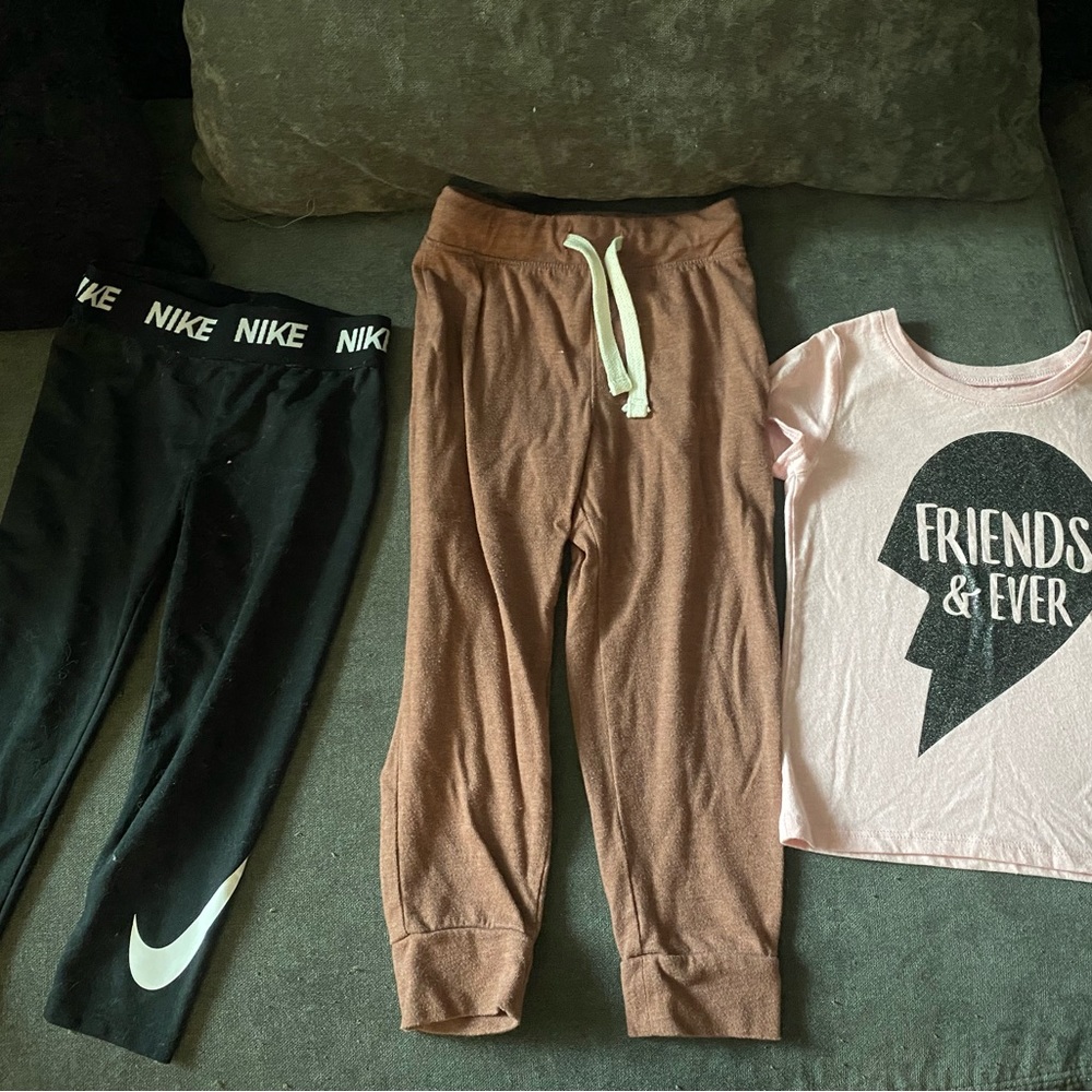 4 pairs of jeans old navy reindeer  Nike leggings joggers.